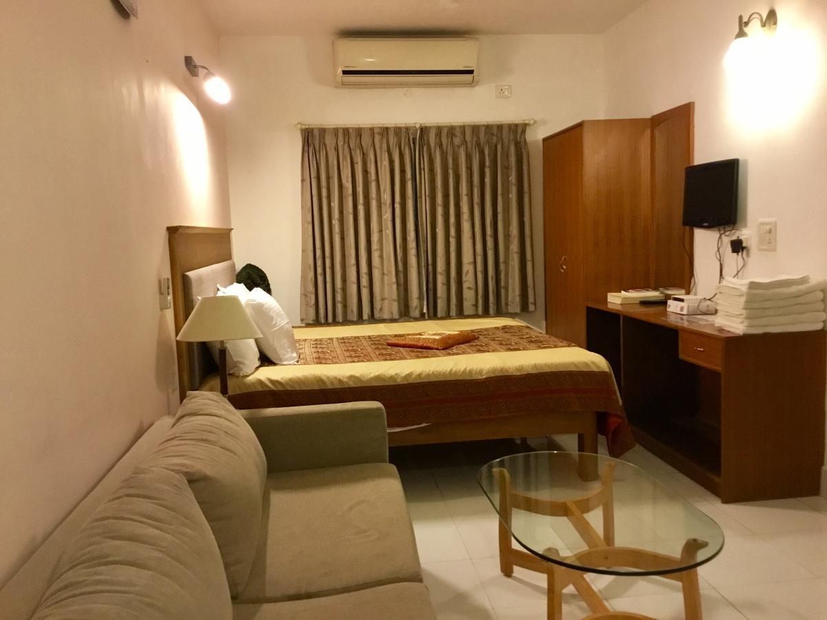 Sai Towers Puttaparthi Exterior foto