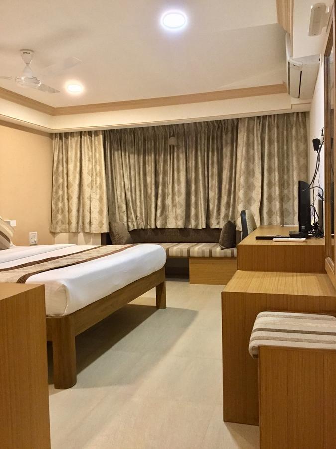 Sai Towers Puttaparthi Exterior foto